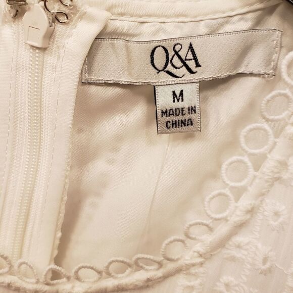 Q & A Maternity white dress 👗 size Medium NWT - Picture 6 of 11